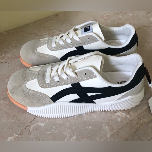 NWT De Florence sneakers - Picture 1 of 3